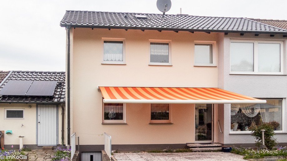 9571 R�ckansicht mit Markise Etagenwohnung Gelsenkirchen