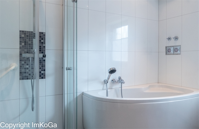 9570 GMasterbad Wanne u Dusche Etagenwohnung Marl