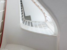 9574 Blick Treppenhaus Alt - Marl: Gro�z�gige Maisonettewohnung mit Dachterrasse und Garten sucht einen Kurzmieter !