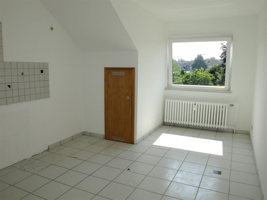 9580 K�che Blick zur Gaube Etagenwohnung Marl