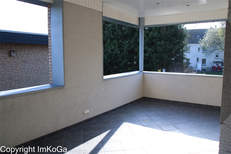 9570 �berdachte Balkonterrasse Etagenwohnung Marl